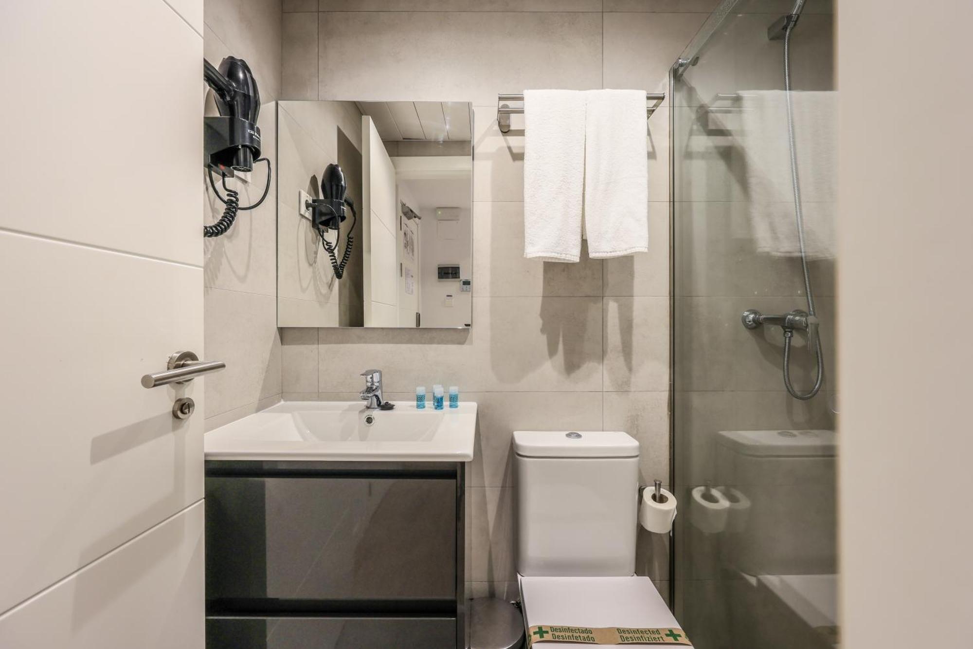Amazinn Places Blasco De Garay 113 Madrid Esterno foto